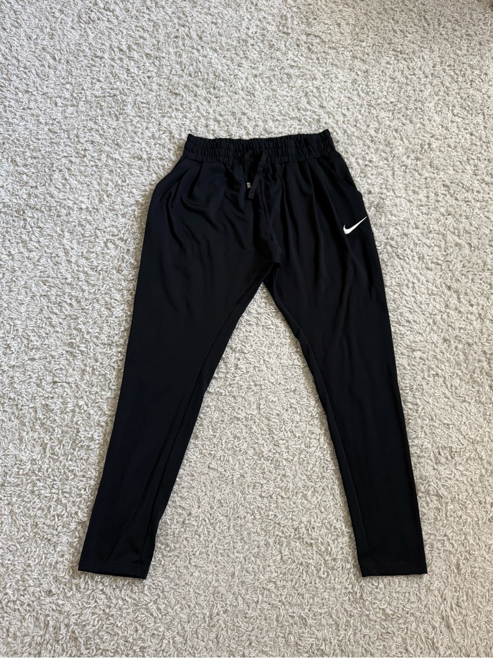 Nike Dri-Fit Women’s Black Tapered Training Pants Size M